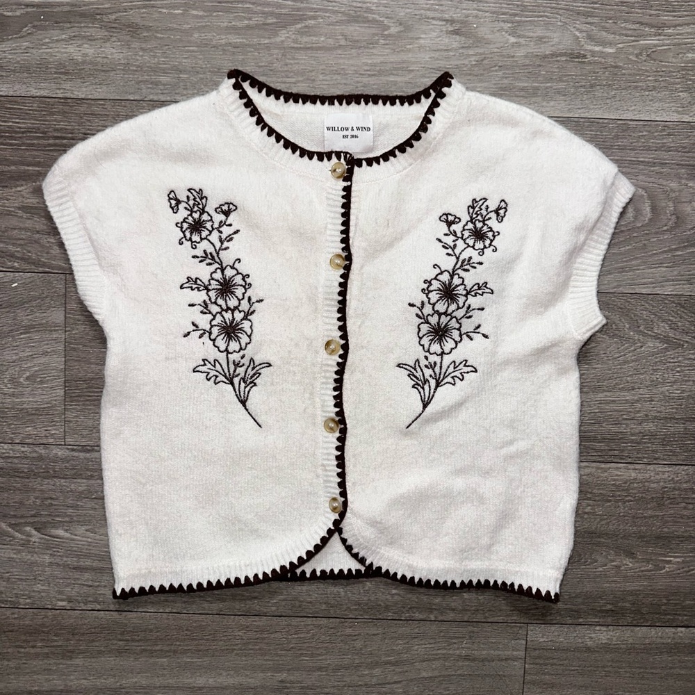 Willow & Wind White Floral Cardigan